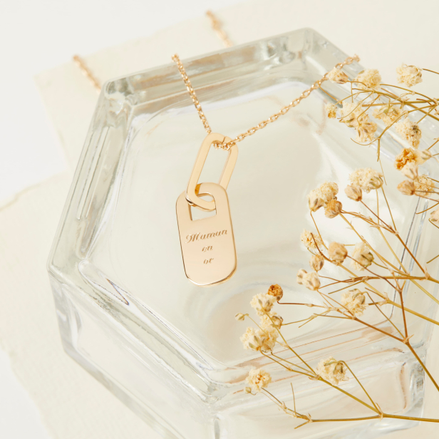 Collier personnalisé Plaqué Or médaille rectangulaire