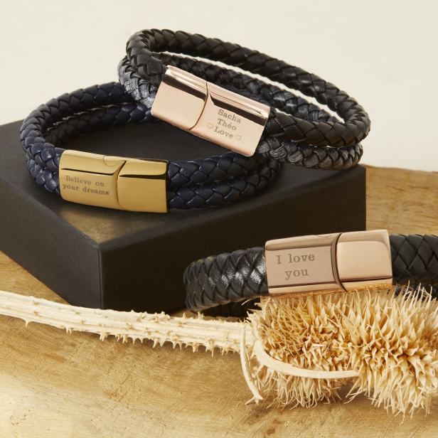 Bracelet homme personnalisé en cuir noir tressé, double tour avec boucle rosée