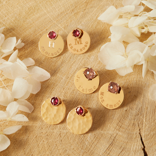 Boucles d'oreilles roses médailles martelées 15 mm