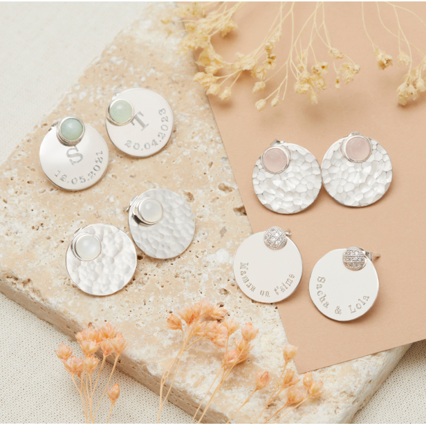 Boucles d'oreilles martelées puces avec pierres roses en Argent