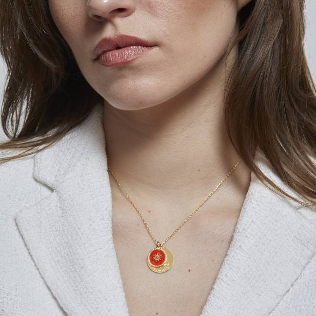 Collier médaille 20 mm Plaqué Or et son médaillon étoile orange