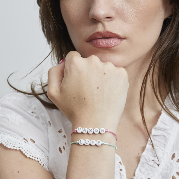 Bracelet cordon personnalisable lettres argentées