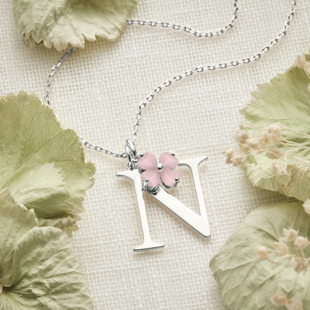 Collier charm lettre 18 mm Argent et son pendentif trèfle rose