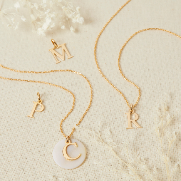 Collier enfant lettre 12 mm en Plaqué Or