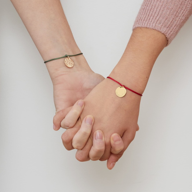 Porté bracelet cordon personnalisé enfant médaille plaqué or