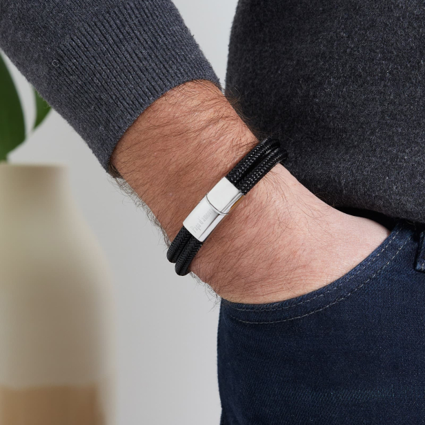 Bracelet homme personnalisé en métal noir tressé, double tour avec boucle argentée