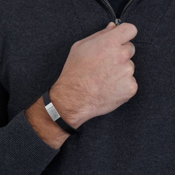 Bracelet avec initiale ajustable en cuir noir et boucle acier