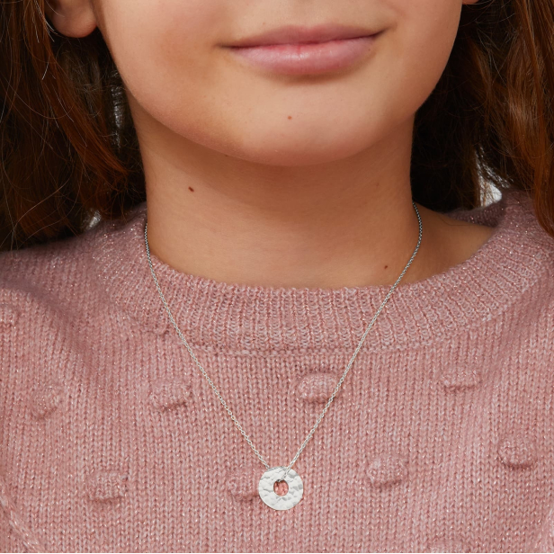 Collier enfant médaille jeton martelée 15 mm gravée en Argent