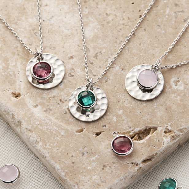 Collier personnalisé médaille martelée 14 mm Argent et pierre fine rose