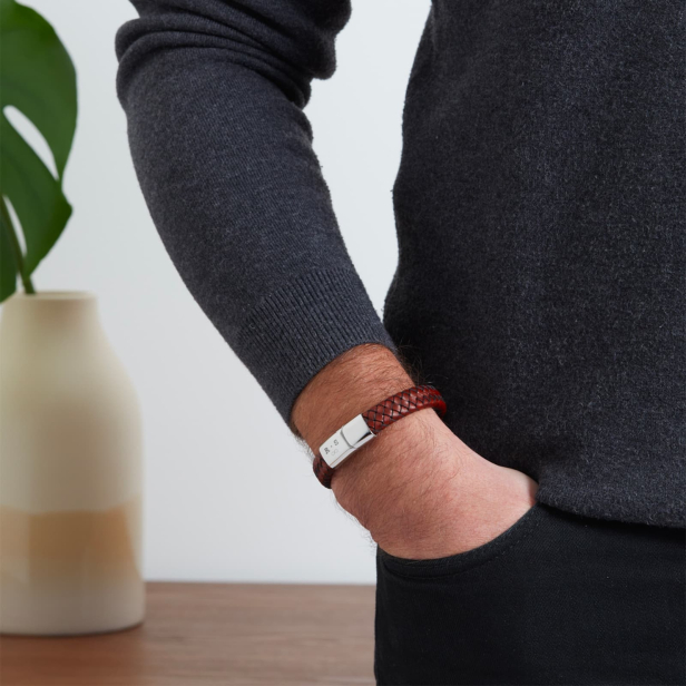 Bracelet homme personnalisable en cuir tressé marron et boucle argentée