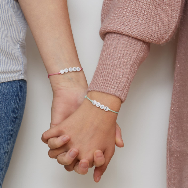 Bracelet cordon enfant personnalisable lettres argentées