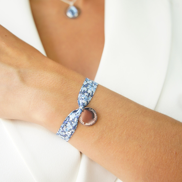 Porté du bracelet personnalisé liberty ruban Argent