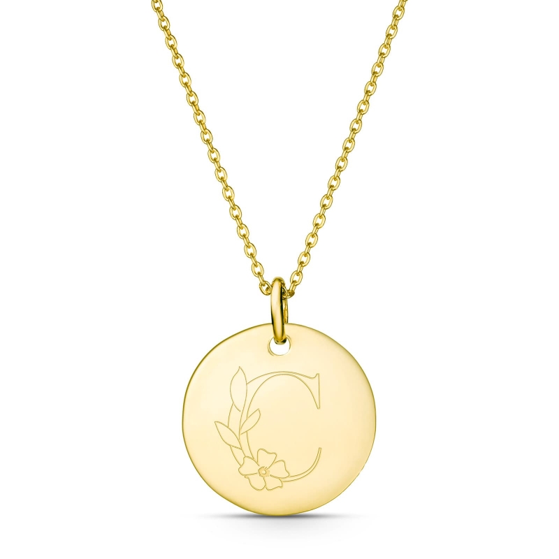 Packshot collier plaqué or avec médaille personnalisée lettre florale