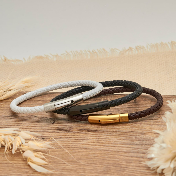 Bracelet homme personnalisé en cuir tressé marron arrondi et boucle noire