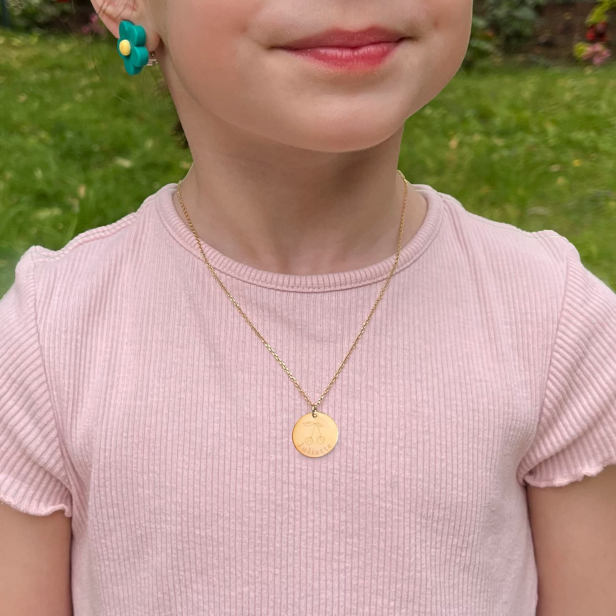 Collier personnalisé médaille 15 mm dessin cerise en Plaqué Or