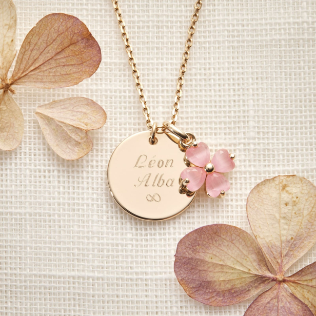 Collier personnalisé médaille 15 mm Plaqué Or et son pendentif trèfle rose