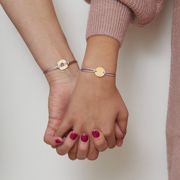 Bracelet cordon personnalisé avec illustration de fruit.